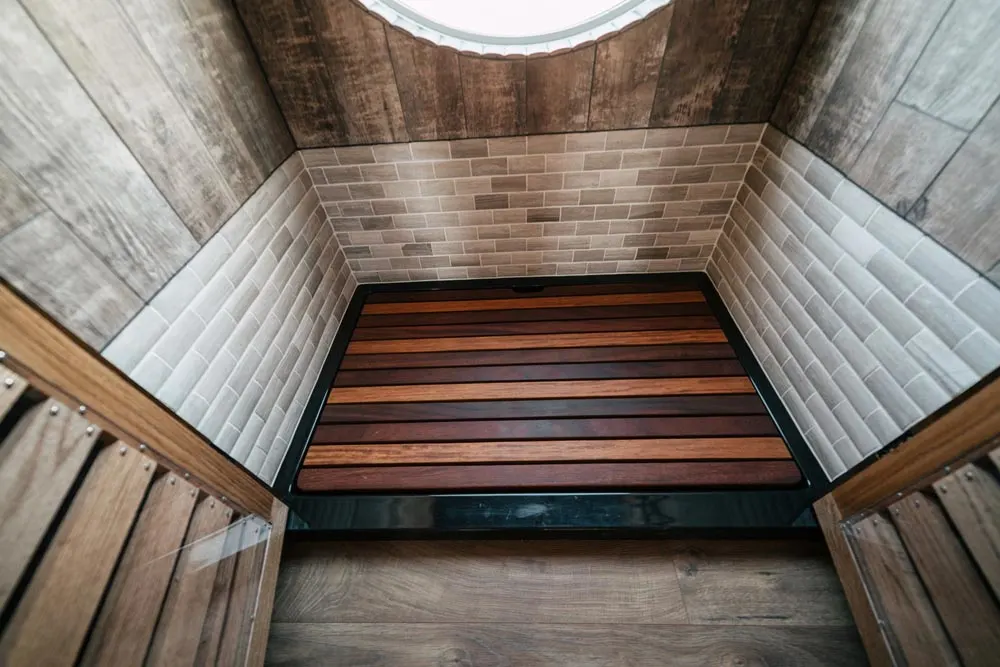 Custom Shower - Silhouette by Wind River Tiny Homes