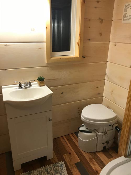 Bathroom - California Red by Incredible Tiny Homes