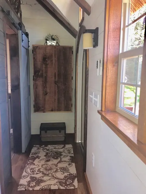 Entryway - Highland by Incredible Tiny Homes