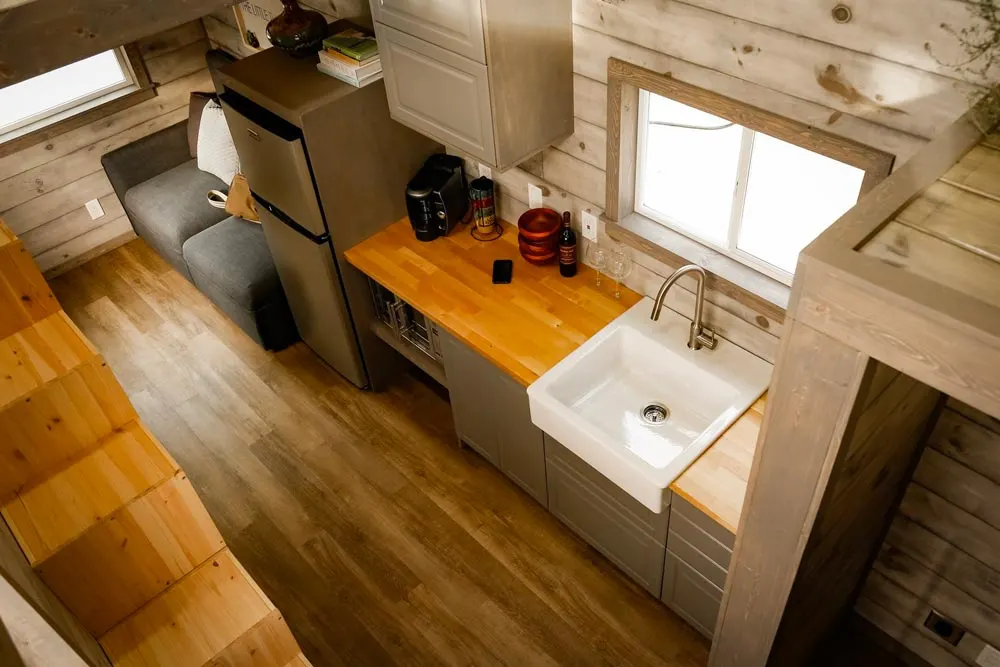 Kitchen Counter - Custom 24' by Habeo Tiny Homes