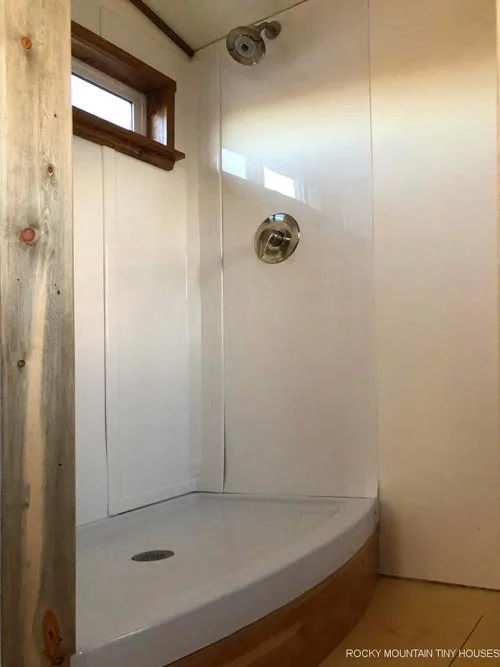 Shower - Wanderlust by Rocky Mountain Tiny Houses
