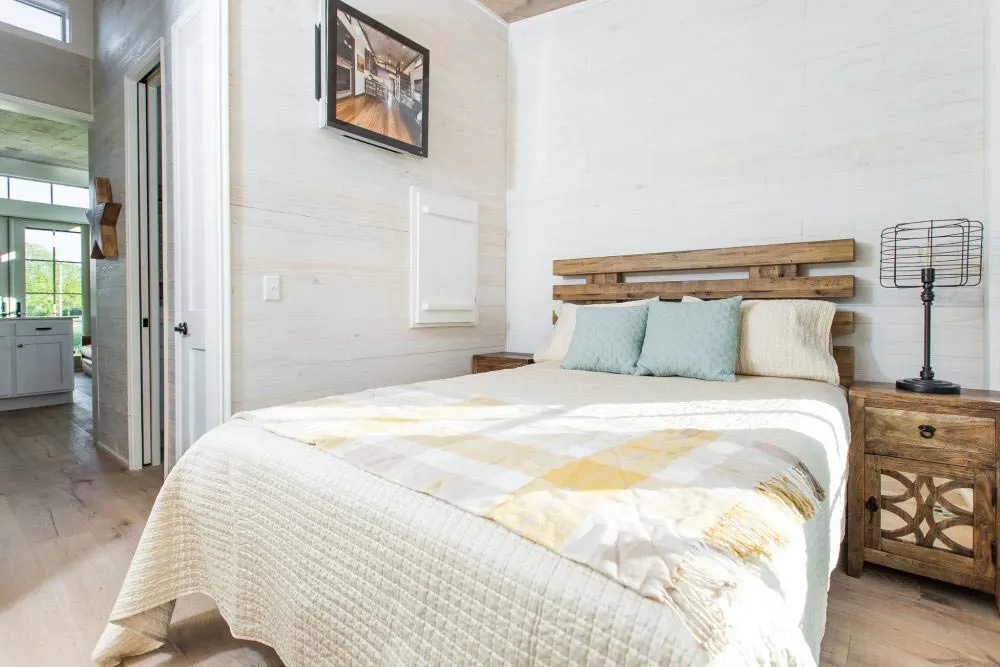 Bedroom - Saltbox by Designer Cottages