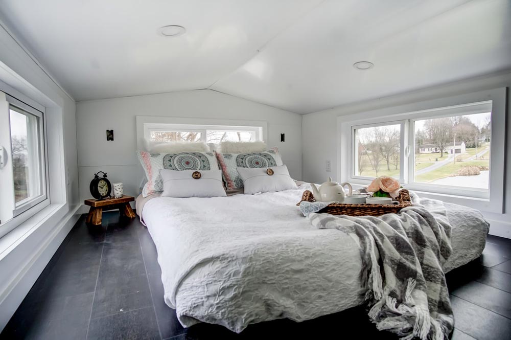 Bedroom Loft - Domino by Modern Tiny Living