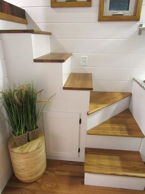 Staircase - Movie Star by Incredible Tiny Homes