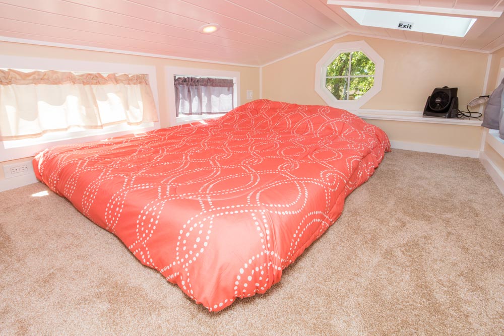 Bedroom Loft - Siesta at Tiny House Siesta