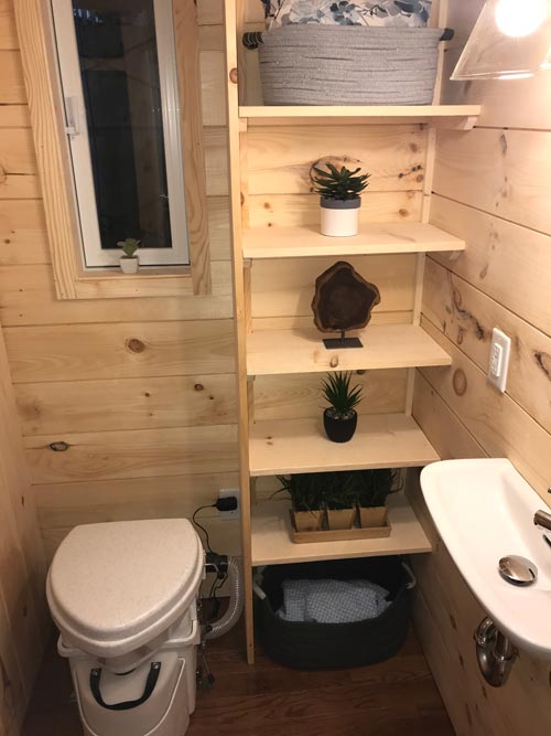 Bathroom - Sweet Dream by Incredible Tiny Homes