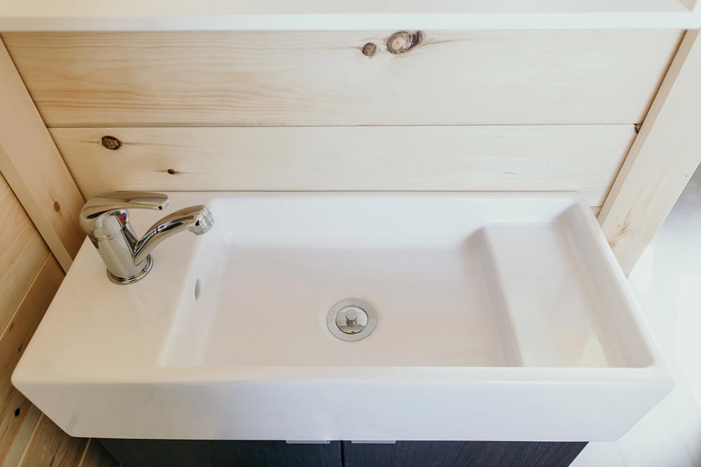 Bathroom Sink - Nora by Lamon Luther