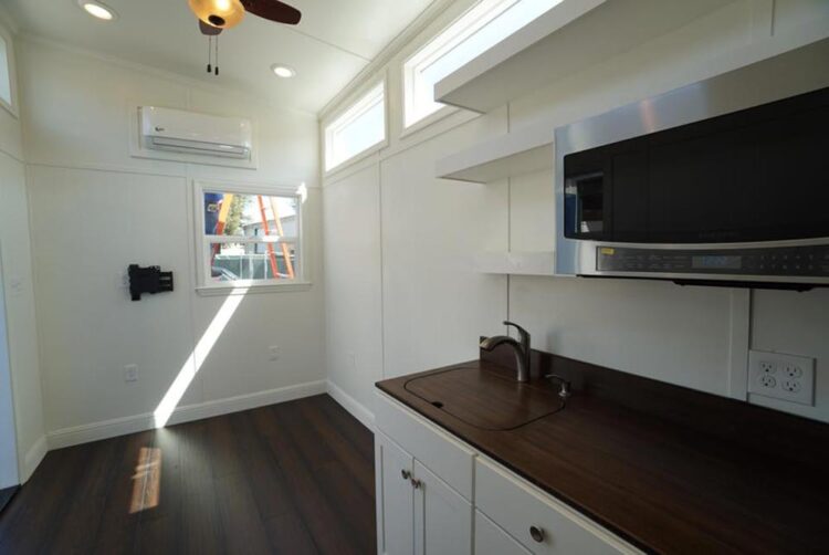 Cape Cod Cottage by California Tiny House Tiny Living