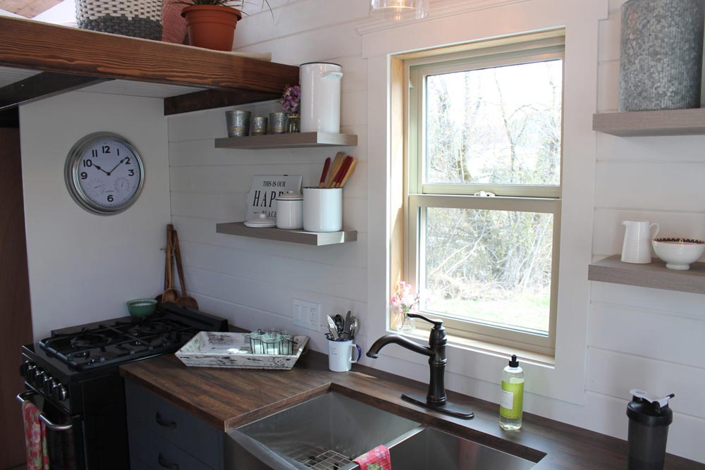 Farmhouse Sink - Monarch by Canadian Tiny Homes