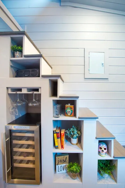 Storage Stairs - Lady Bird by ATX Tiny Casas