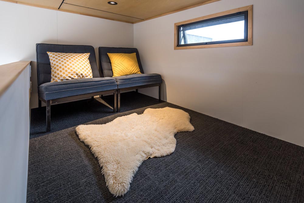 Lounge Loft - Pohutukawa by Tiny House Builders
