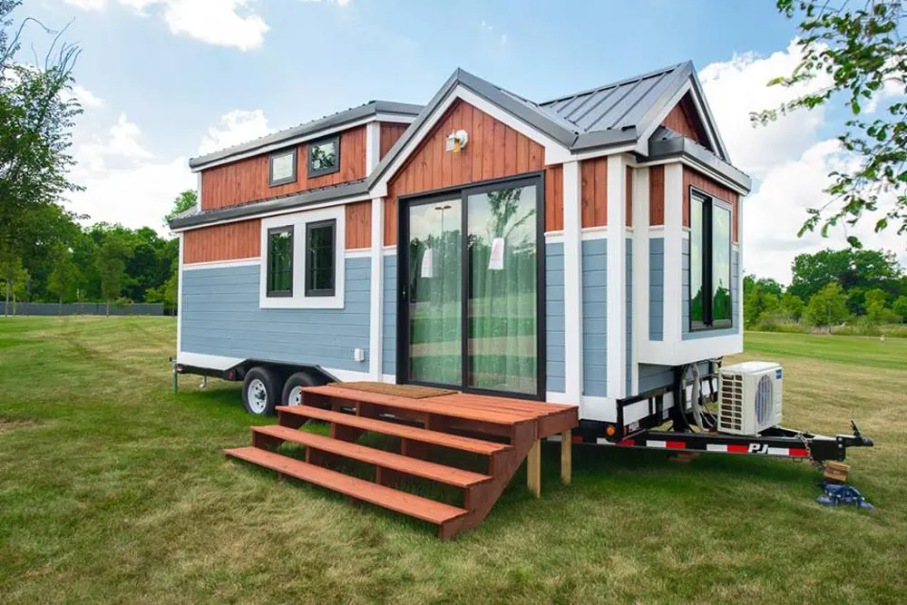 RE/MAX Tiny Home for Tiny Tots