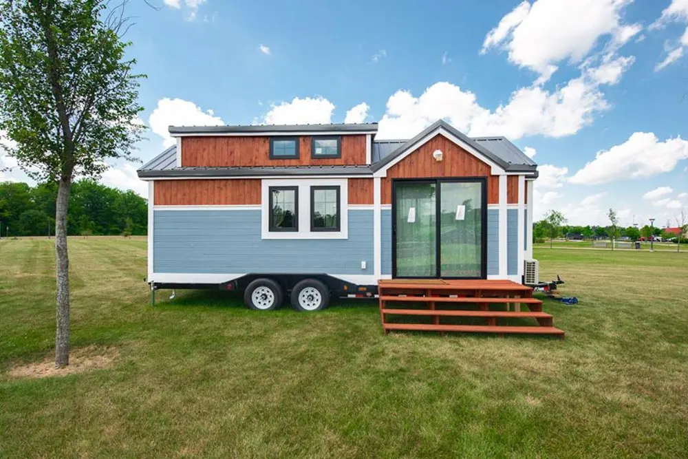 Front Deck - RE/MAX Tiny Home for Tiny Tots