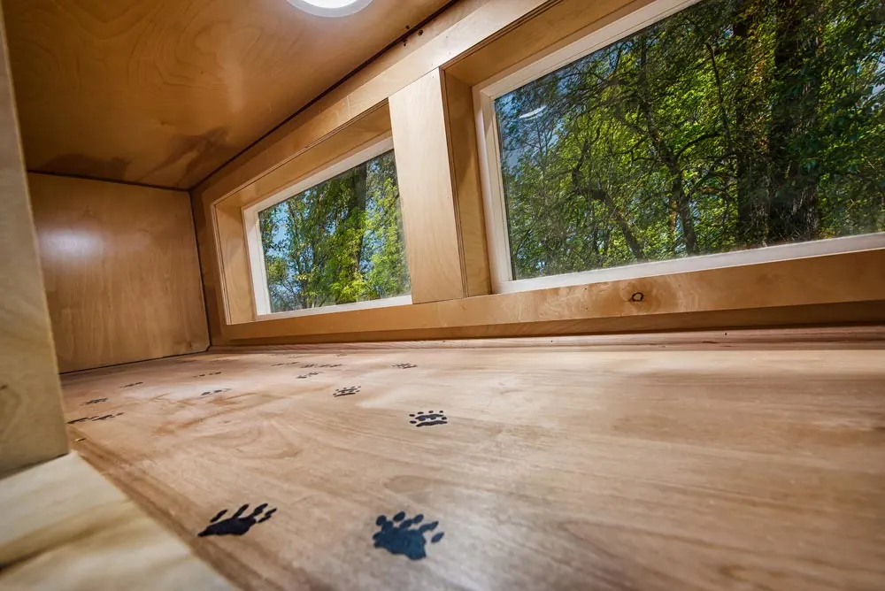 Catio - Grizzly by Backcountry Tiny Homes