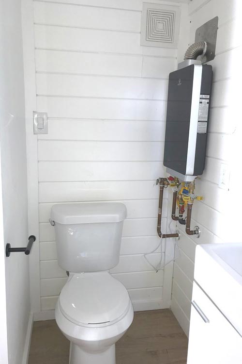 Toilet Area - Kerbey by ATX Tiny Casas