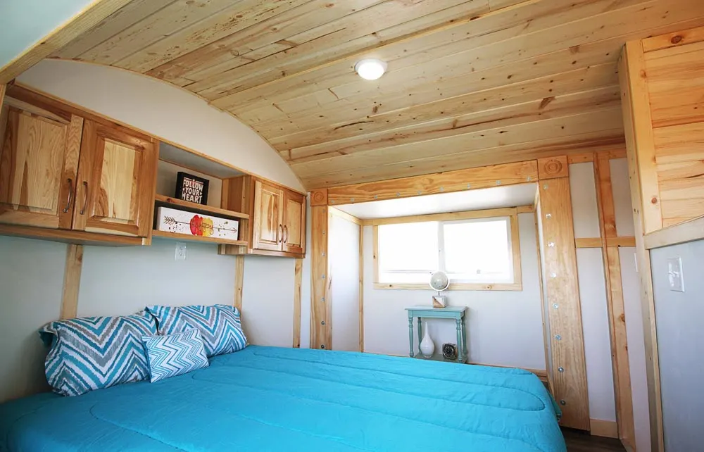 Bedroom Slide-Outs - Mountain Top Retreat by Tiny Idahomes