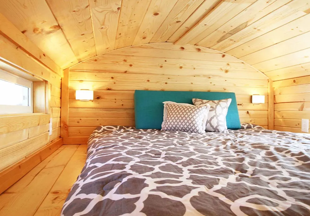 Guest Bedroom - Mountain Top Retreat by Tiny Idahomes