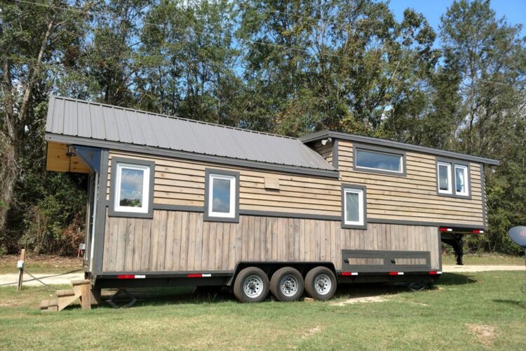 Luxury 40 by Hummingbird Tiny Housing