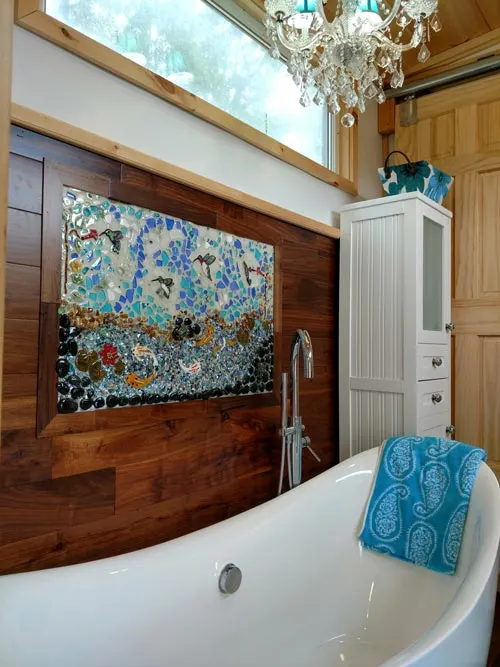 Tub & Mural - Luxury 40 by Hummingbird Tiny Housing