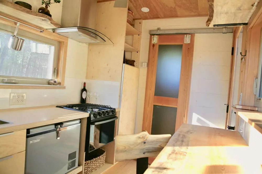 Kitchen Appliances - McKenzie by Wood Iron Tiny Homes
