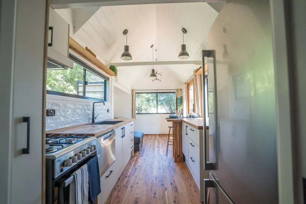 Full Size Appliances - Sojourner by Häuslein Tiny House Co