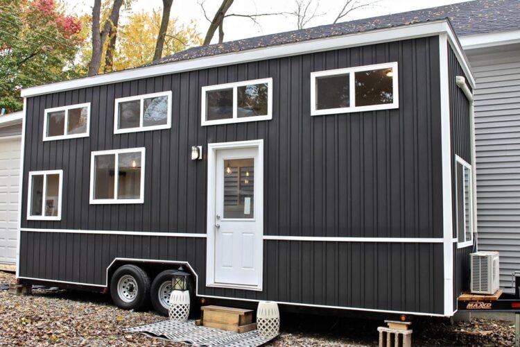 Chateau Shack by Mini Mansions