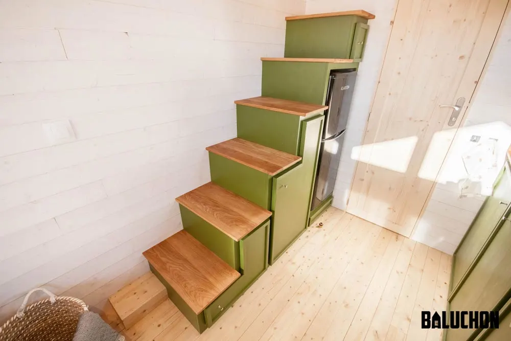 Storage Stairs - Epona by Baluchon