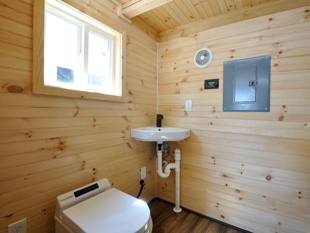 Incinerating Toilet - Hamlin by Tiny House Building Company