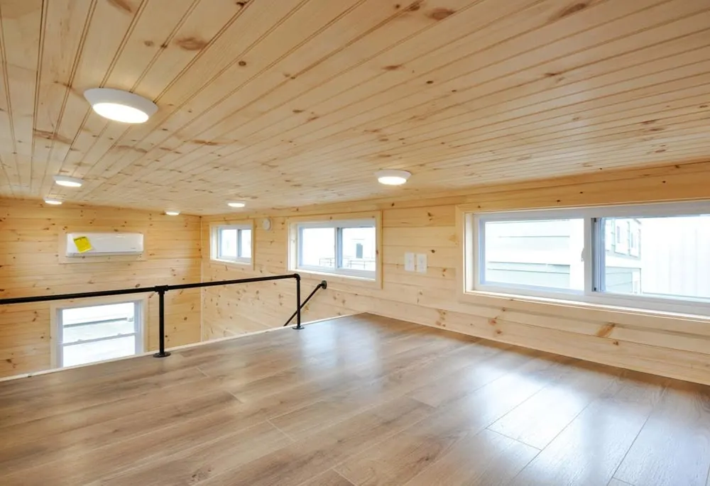 Clerestory Windows - Fairview by Tiny House Building Company