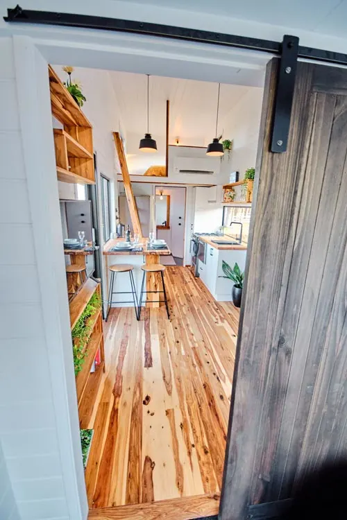 Sliding Barn Door - Grand Sojourner by Häuslein Tiny House Co