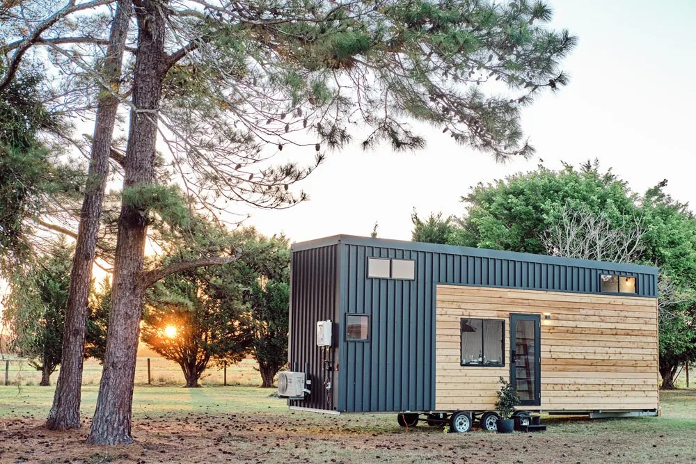 Exterior Finishes - Grand Sojourner by Häuslein Tiny House Co
