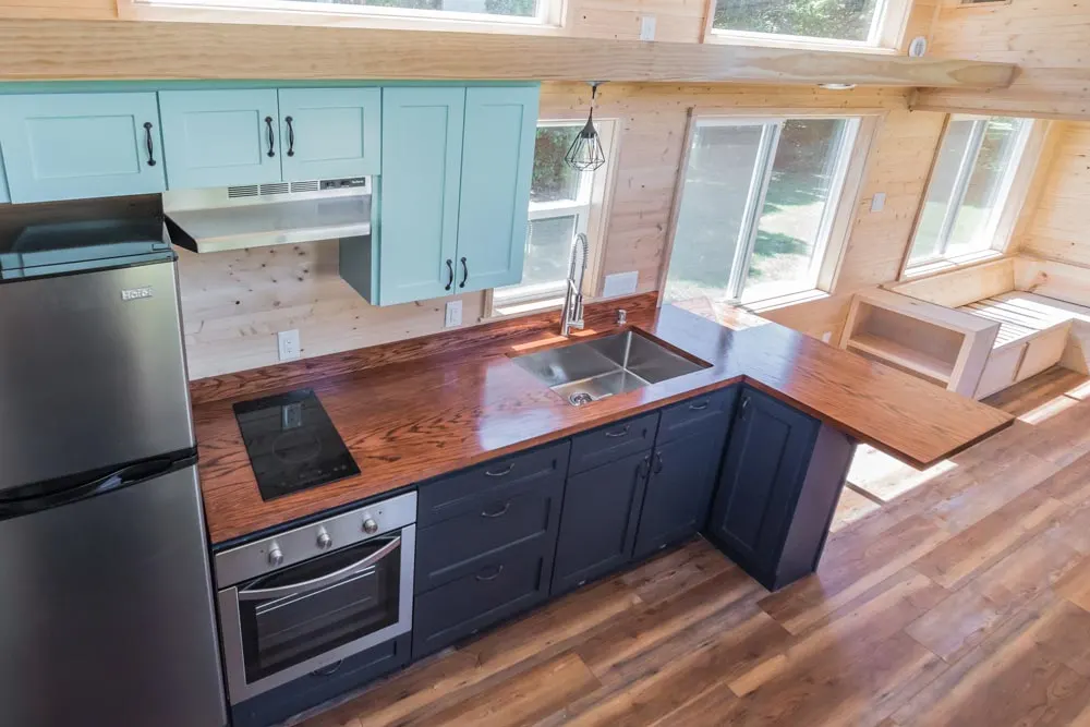 L-Shaped Kitchen Counter