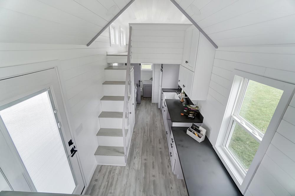 Kitchen & Loft - Niagara by Modern Tiny Living