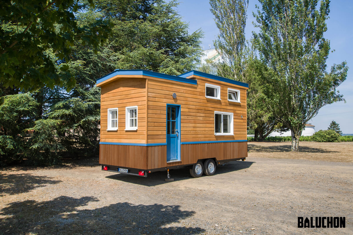 Two Tone Exterior - Solaris by Baluchon