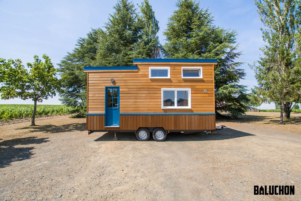 Front of Exterior - Solaris by Baluchon