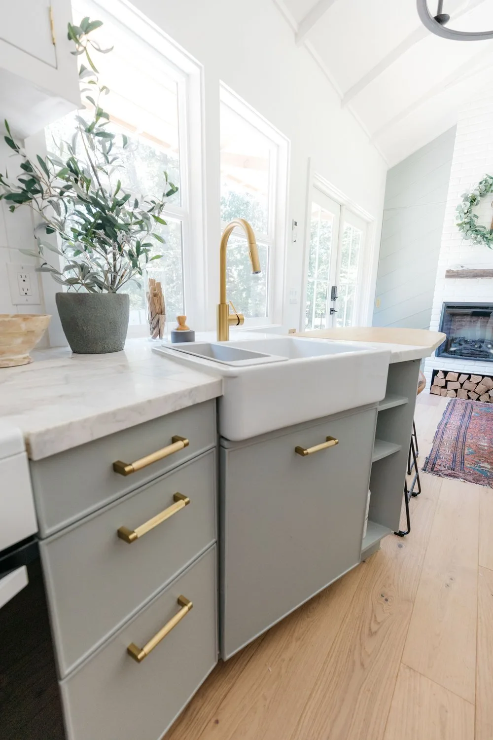 Farmhouse Sink - Hideaway by Handcrafted Movement