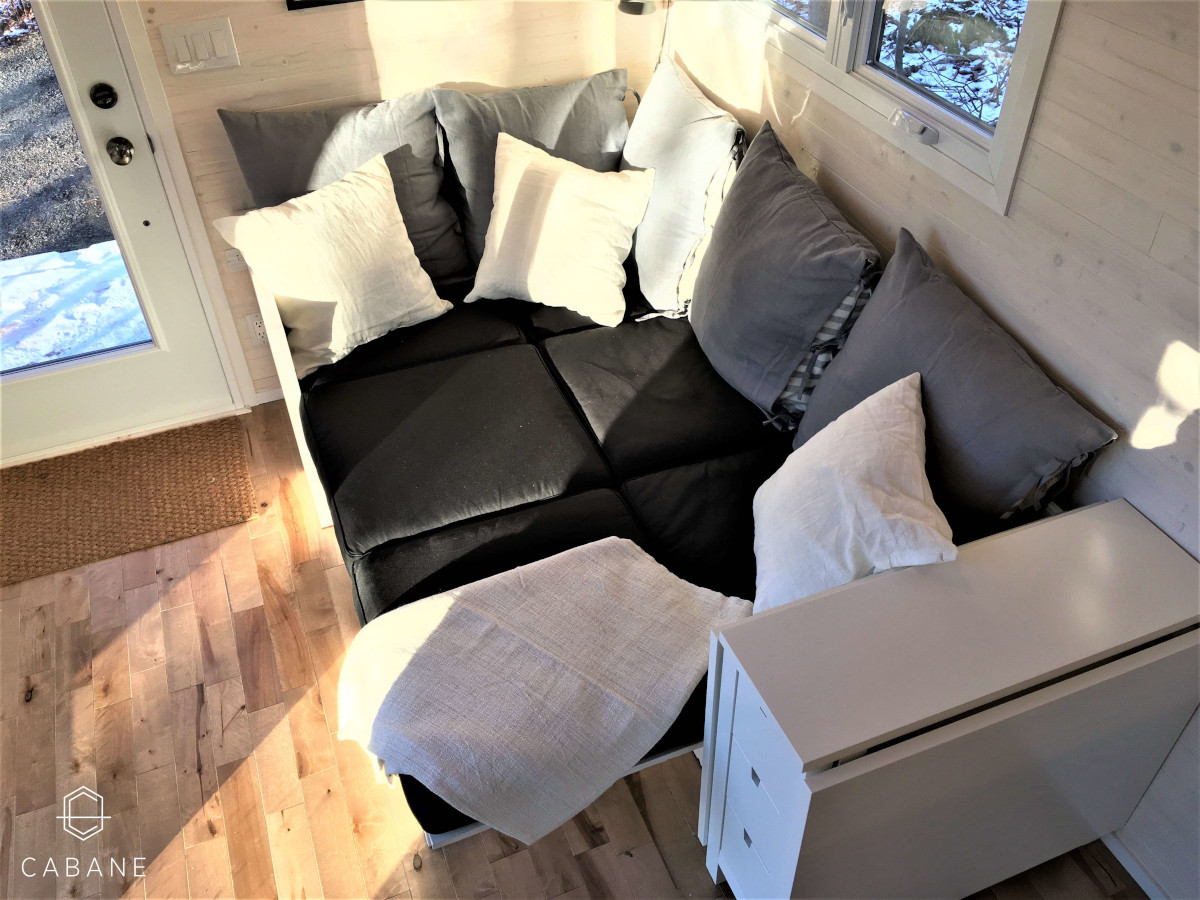 Sofa Sleeper - Cabane Tiny Cabin