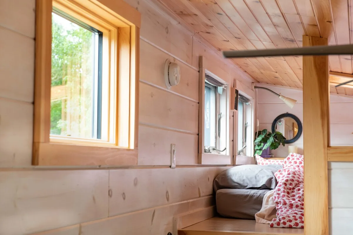 Crow's Nest Tiny House at Old Crow Ranch - Clerestory Windows