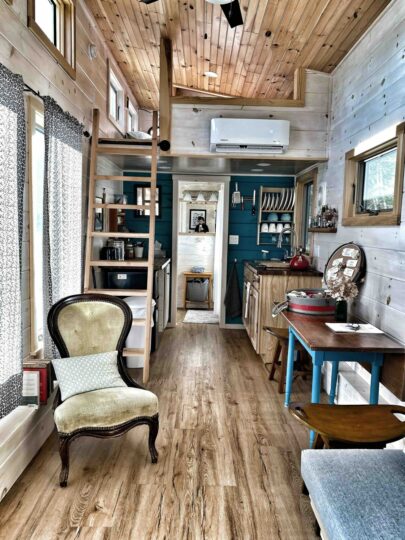 Crow’s Nest Tiny House at Old Crow Ranch - Tiny Living