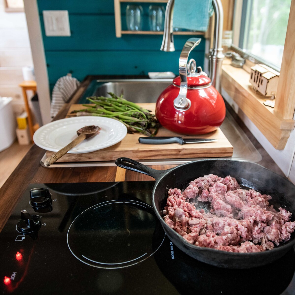 Crow's Nest Tiny House at Old Crow Ranch - Farm Fresh Meat