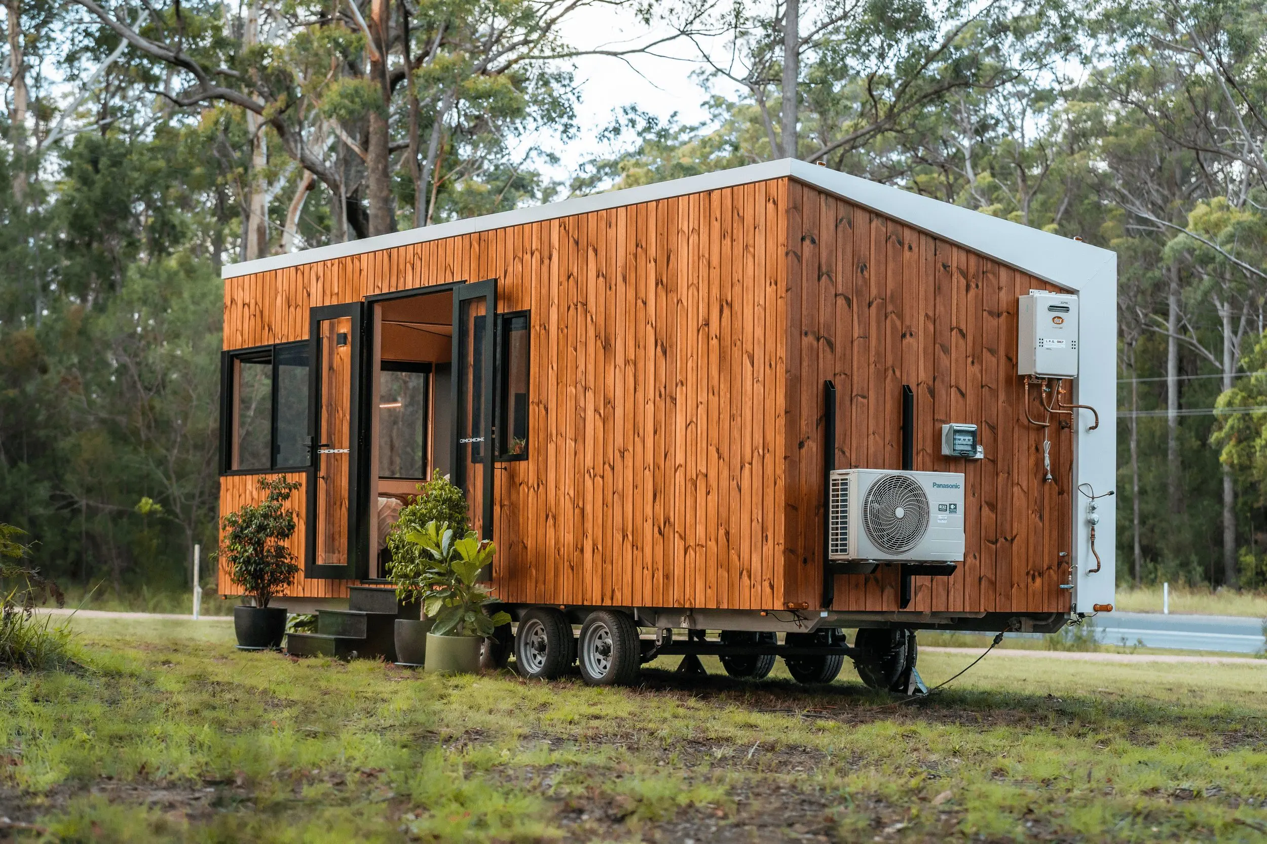 Triple Axle Tiny House - Luna by Häuslein Tiny House Co