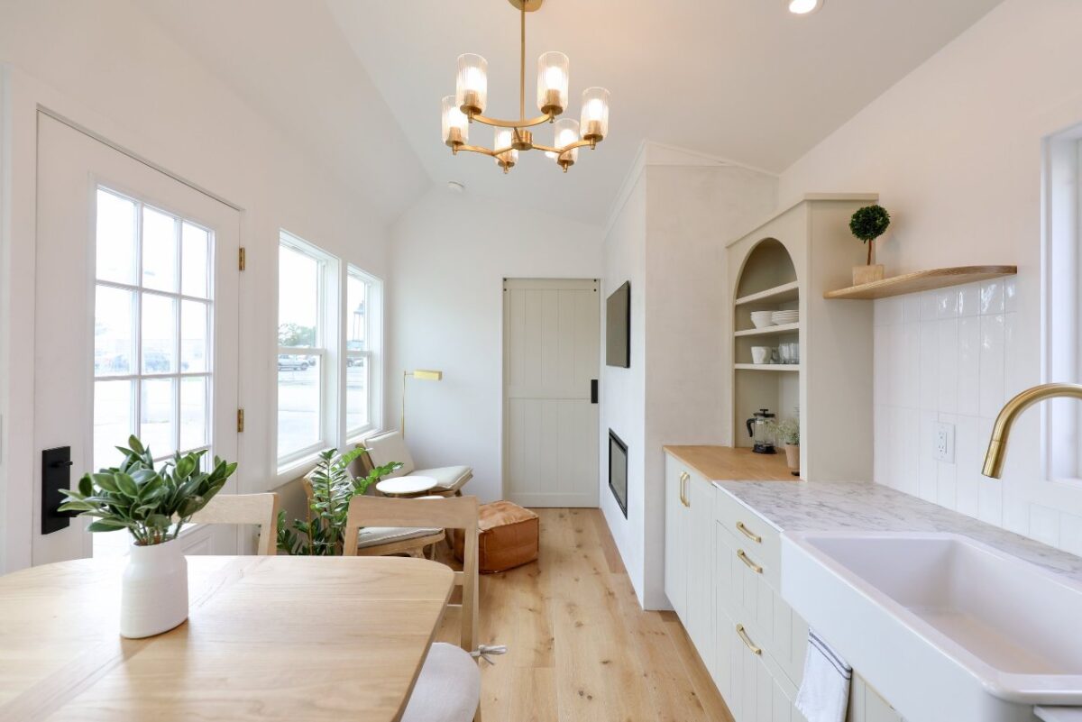 Coastal by Handcrafted Movement