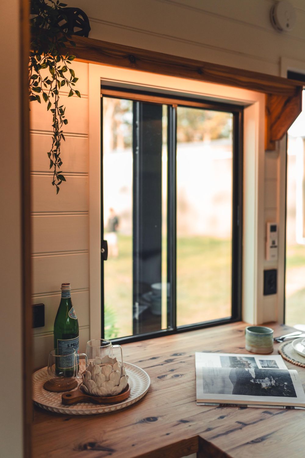 Kitchen Window - Settler by Häuslein Tiny House Co