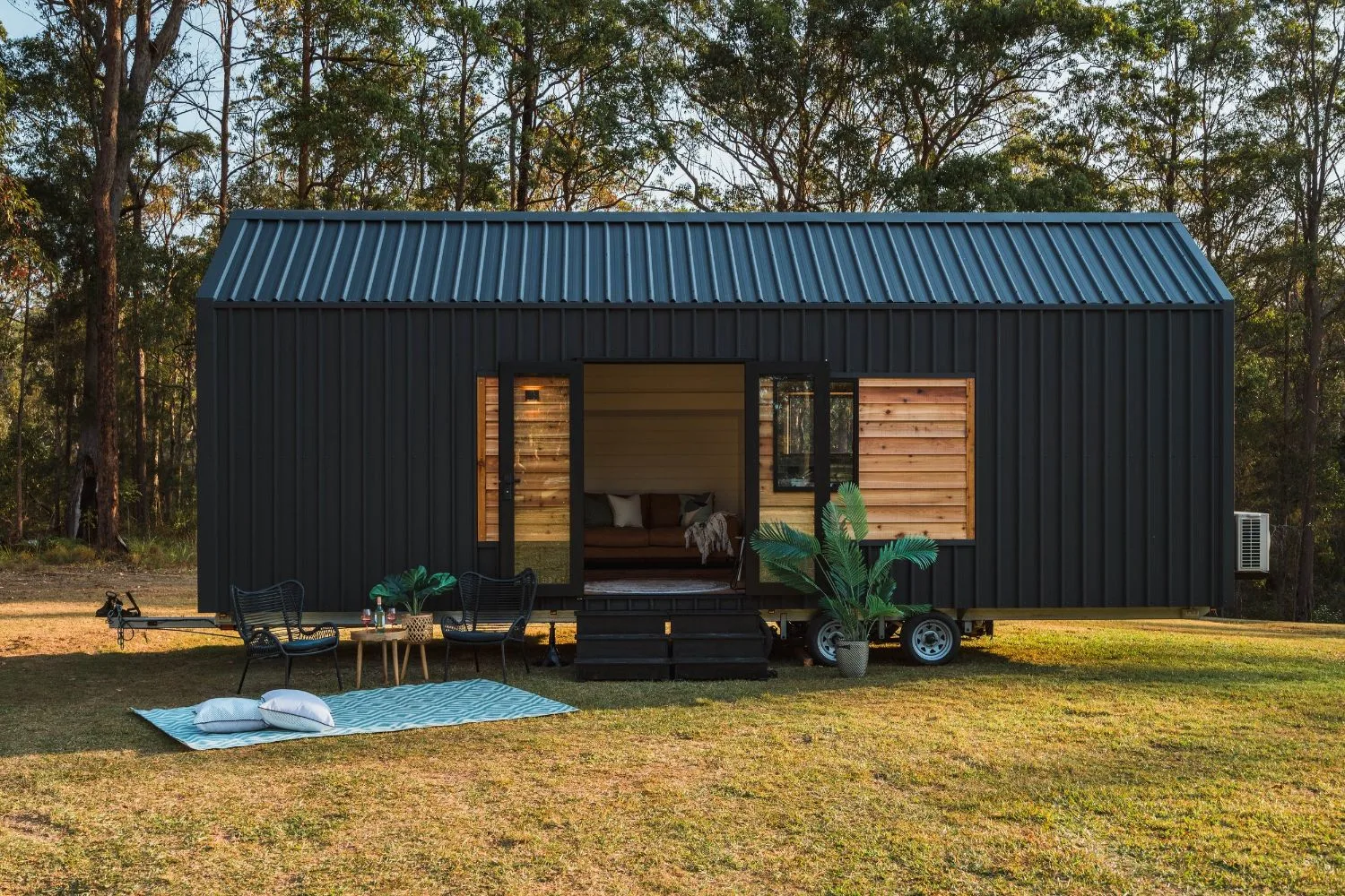 Matching Siding and Roof - Settler by Häuslein Tiny House Co
