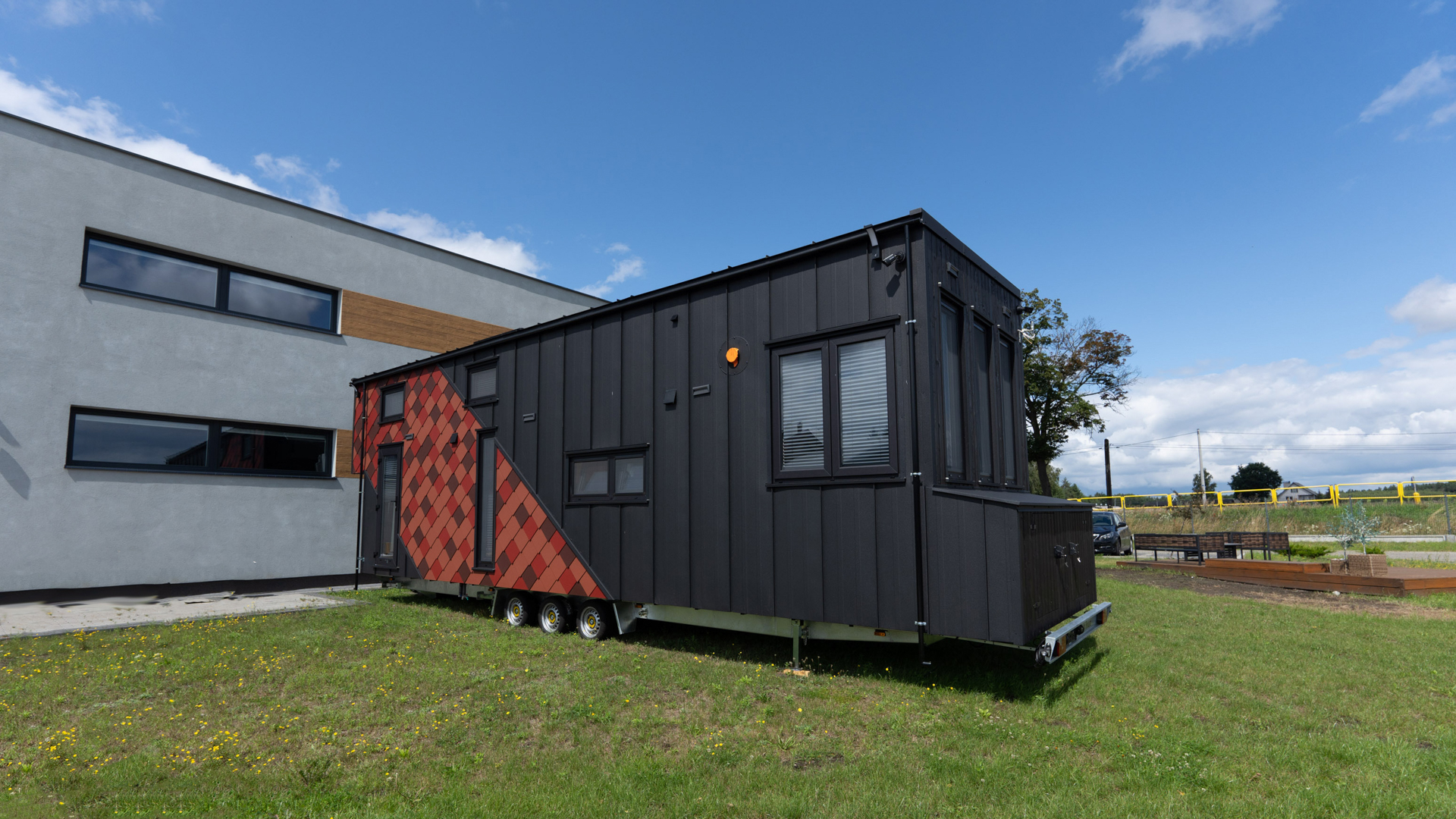 Rear Exterior - Mobi Individual Clover by MobiHouse