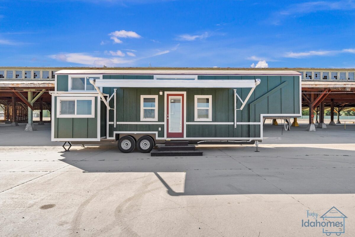 Chamisas Carpathian by Tiny Idahomes