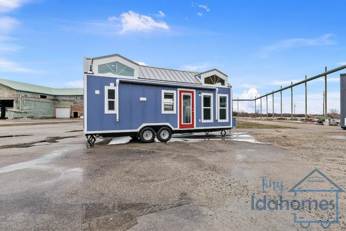 Blue Exterior with Red Full Light Door - Janey's Custom K2 by Tiny Idahomes