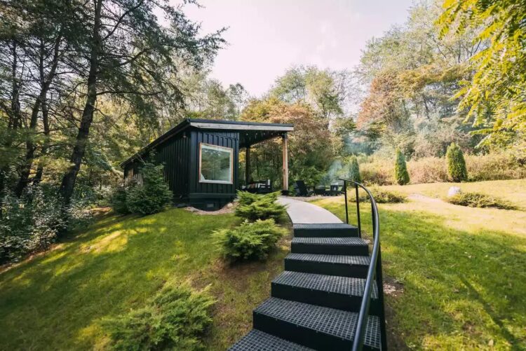 The Lily Pad at Creative Cabins