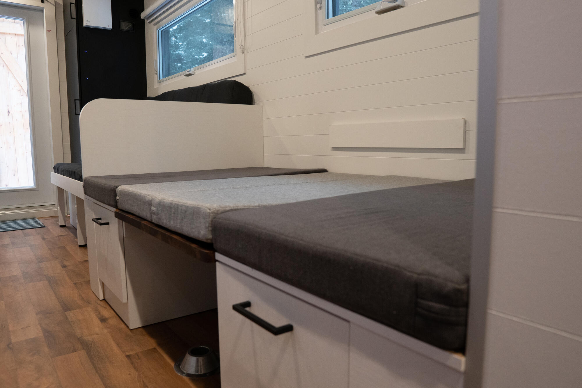 Table to Bed Conversion - Nomad 5th Wheel by Minimaliste