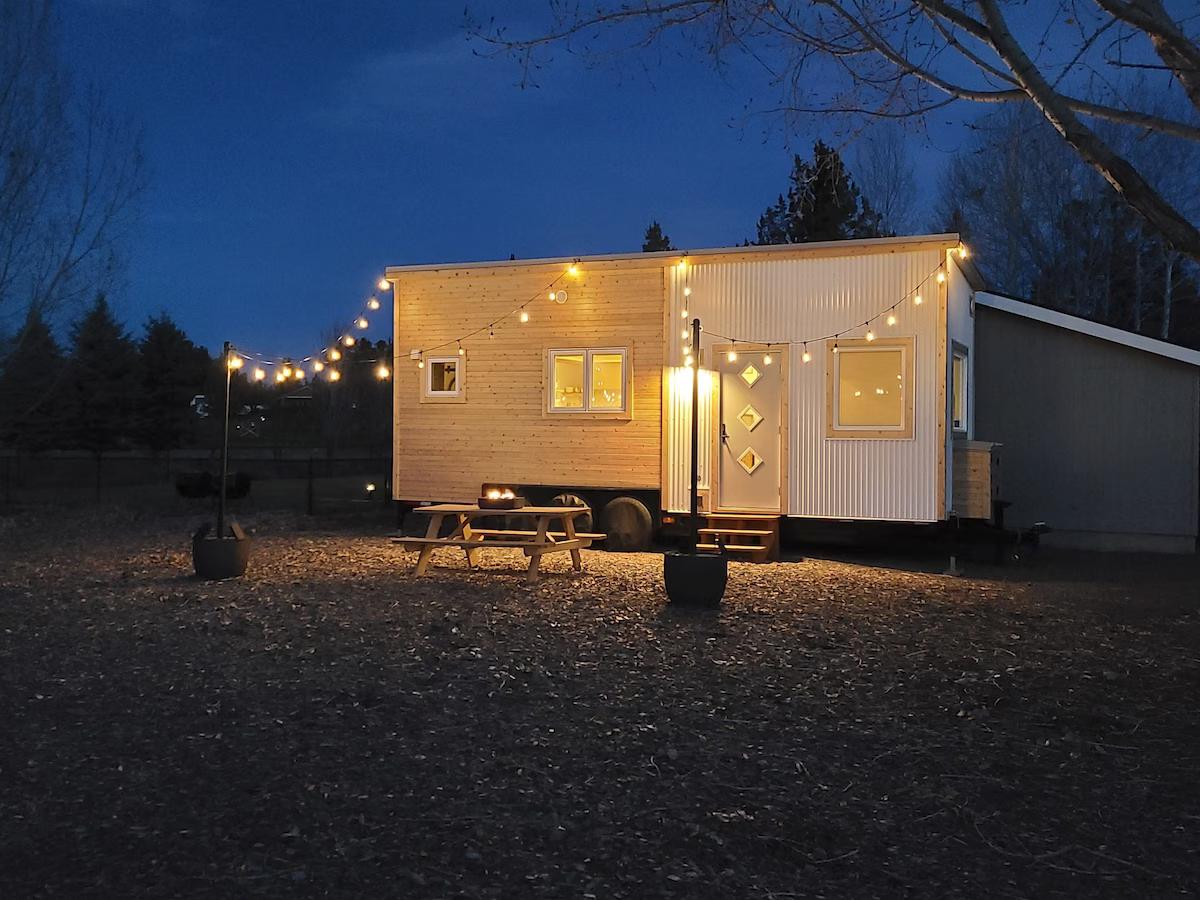 Charming Tiny House Located on Bend Acreage - Bend, Oregon